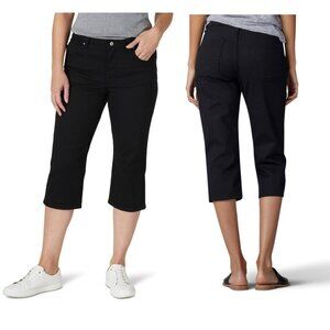 NWT Lee Women's Relaxed Fit Capri Jean Black 14